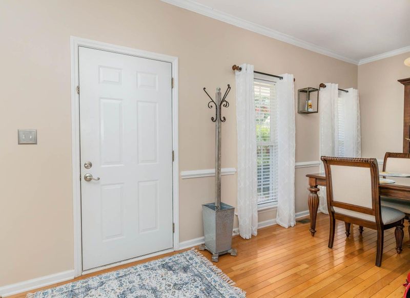 108 Bottlebrush Ct, Holly Springs, NC 27540