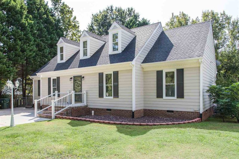 108 Braintree Ct, Cary, NC 27513
