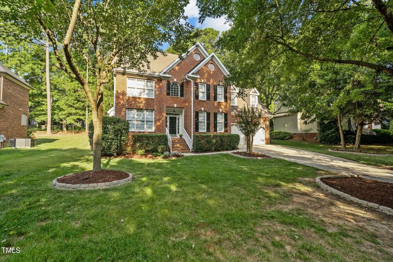 108 Branchside Ln, Holly Springs, NC 27540