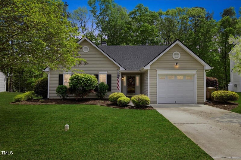 108 Braxberry Way, Holly Springs, NC 27540