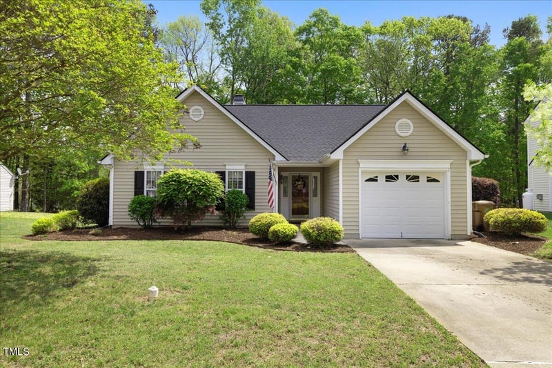 108 Braxberry Way, Holly Springs, NC 27540