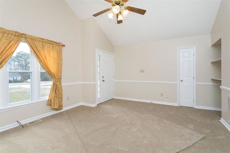 108 Bright Leaf Dr, Clayton, NC 27520