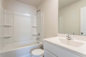 108 Brisk Dr, Zebulon, NC 27597