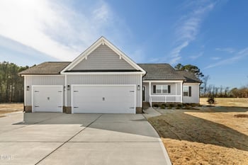 108 Bryant Farm Dr, Selma, NC 27576