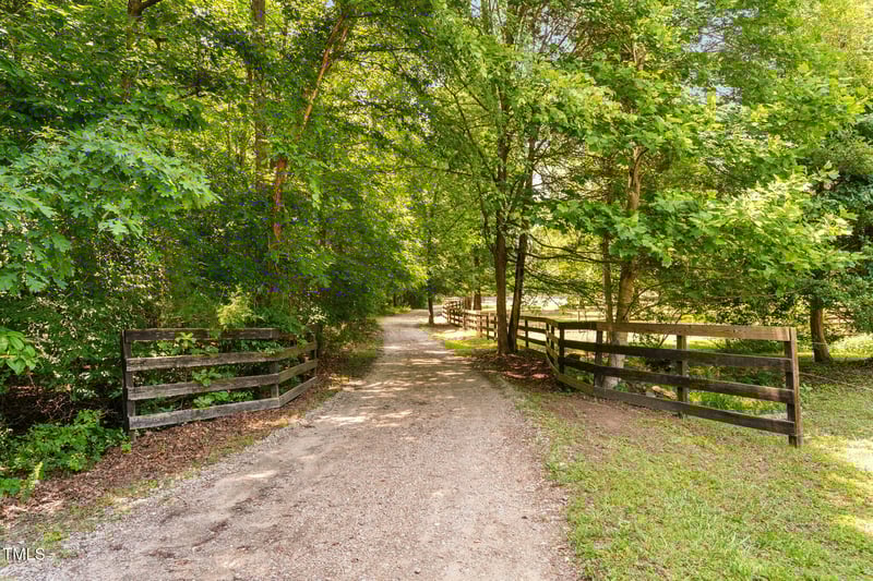 108 Cedarwood Dr, Louisburg, NC 27549