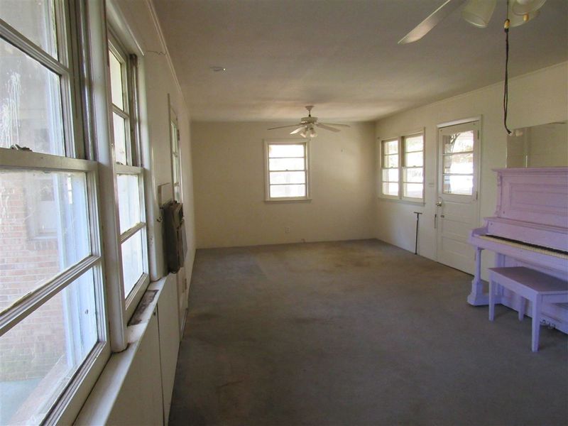 108 Cloverdale Dr, Clayton, NC 27520