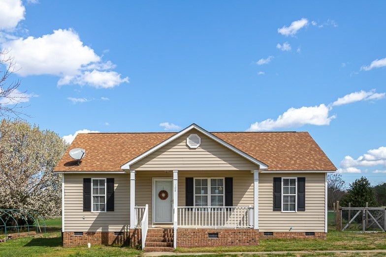 108 Clydesdale Dr, Zebulon, NC 27597
