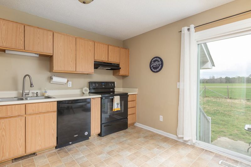 108 Clydesdale Dr, Zebulon, NC 27597