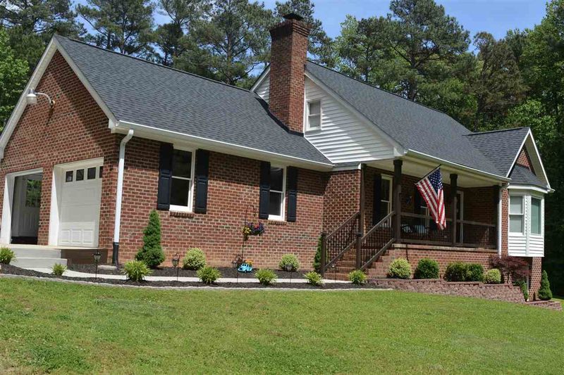 108 Colonial Dr, Youngsville, NC 27596