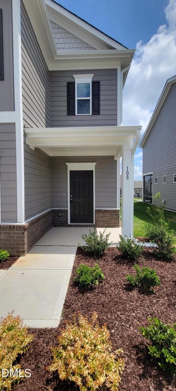 108 Commons Cir, Clayton, NC 27520