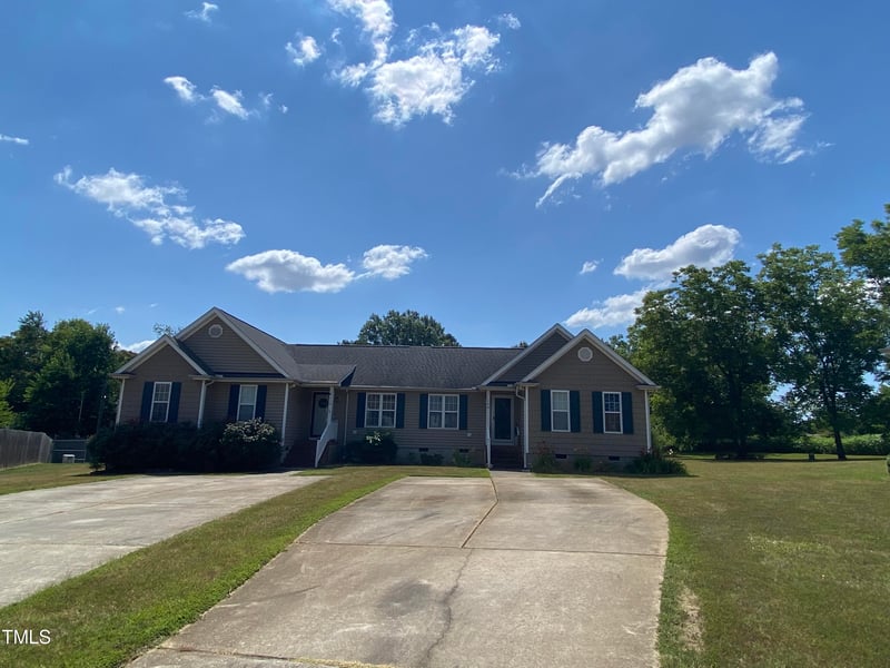 108 Cottage Ct, Youngsville, NC 27596