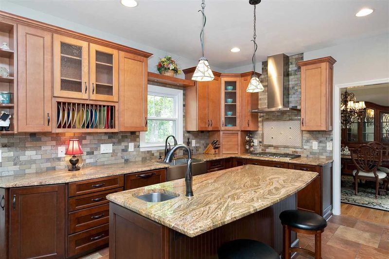108 Covington Sq, Cary, NC 27513