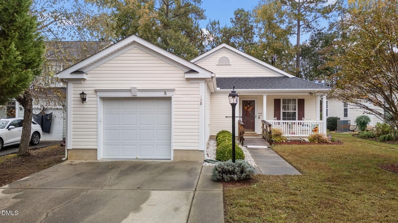 108 Crabwall Ct, Holly Springs, NC 27540