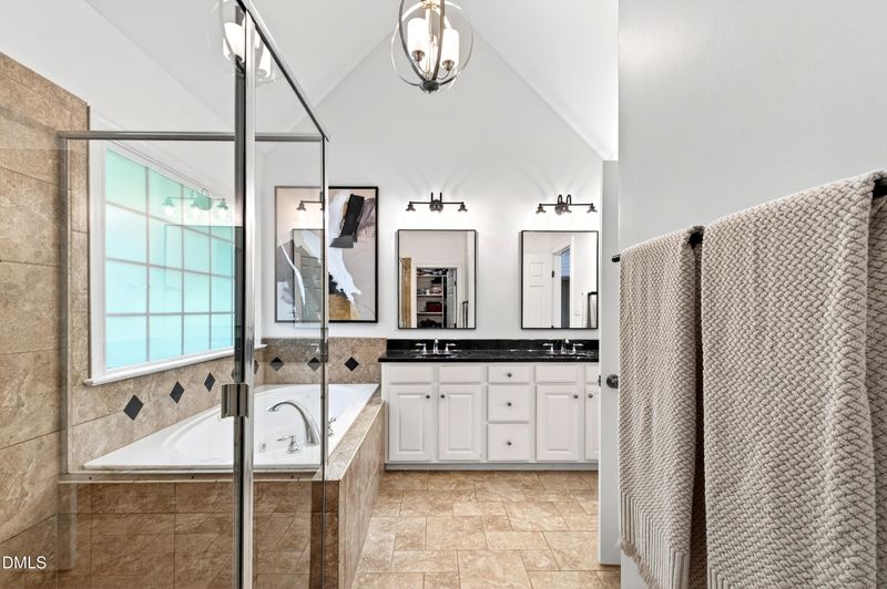108 Creekvista Dr, Holly Springs, NC 27540