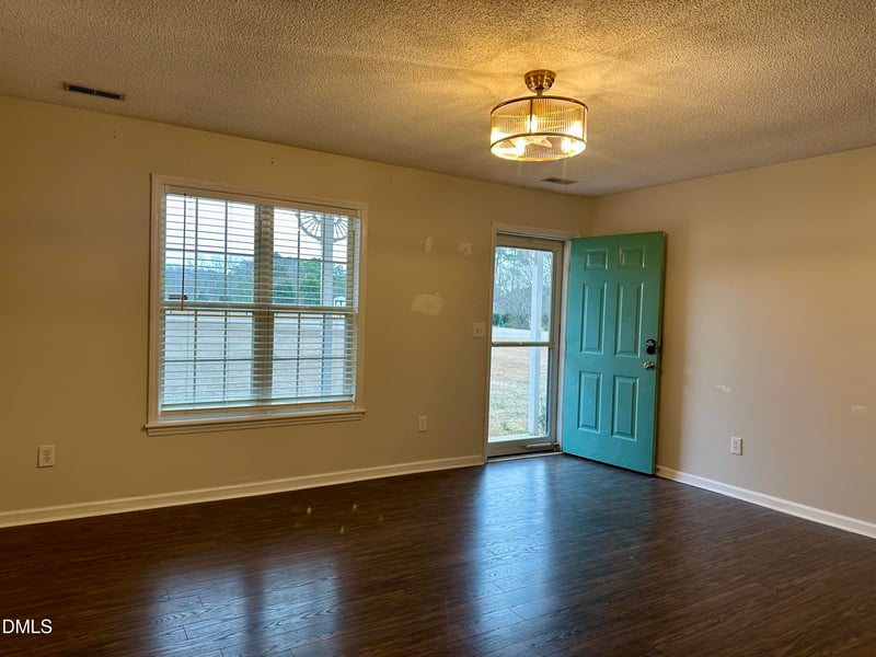 108 Danbury Ct, Willow Springs, NC 27592