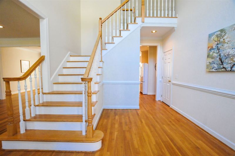 108 Dartmouth Ct, Chapel Hill, NC 27516