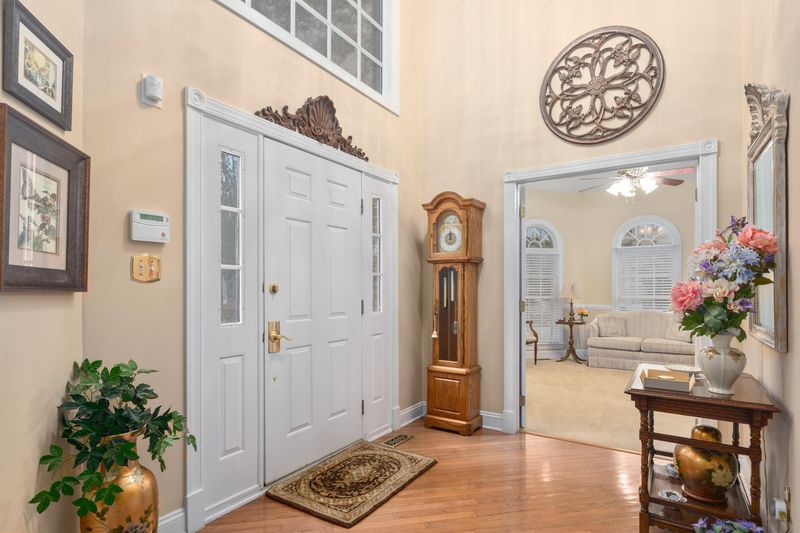 108 Debrock Ct, Cary, NC 27519