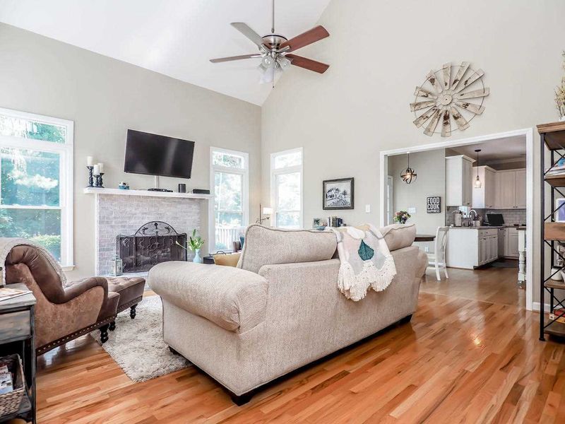 108 Deerwalk Ct, Cary, NC 27513