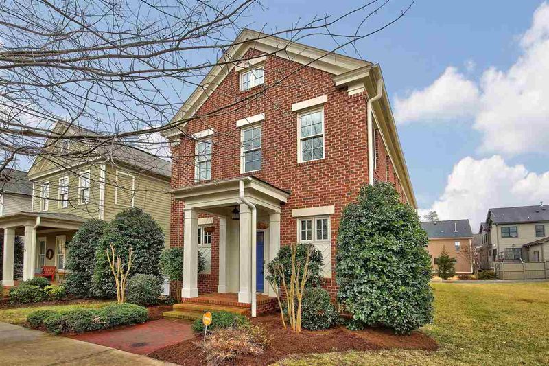 108 Della St, Chapel Hill, NC 27516