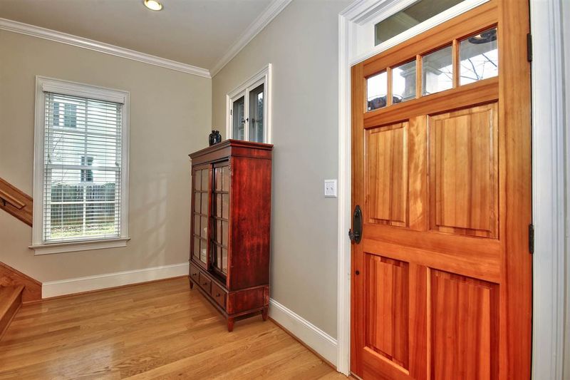 108 Della St, Chapel Hill, NC 27516