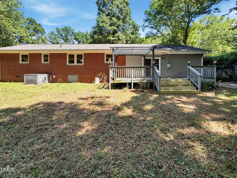 108 Dogwood Dr, Mebane, NC 27302