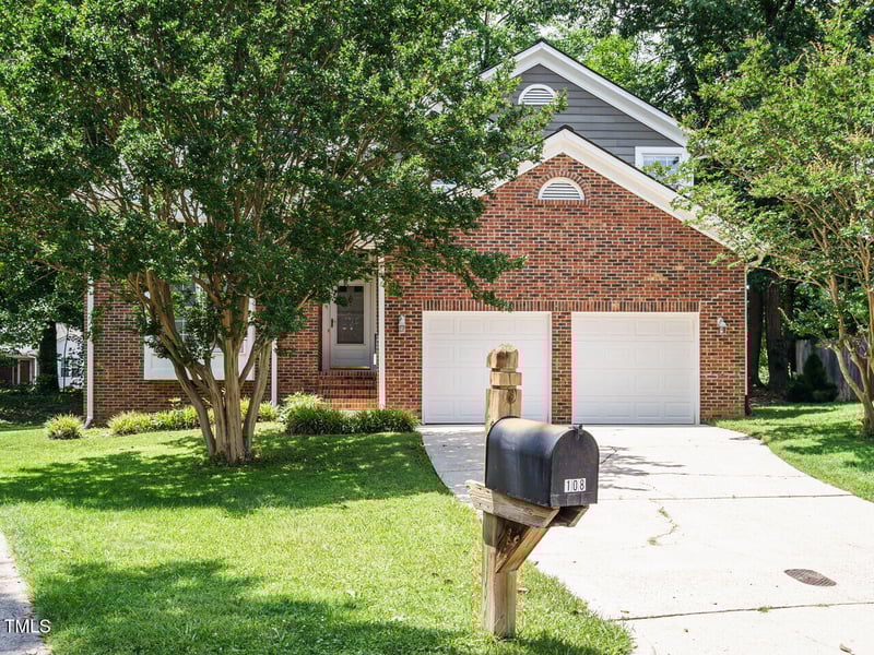 108 Drawbridge Ln, Cary, NC 27513