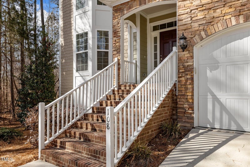 108 Duelling Oaks Dr, Chapel Hill, NC 27517