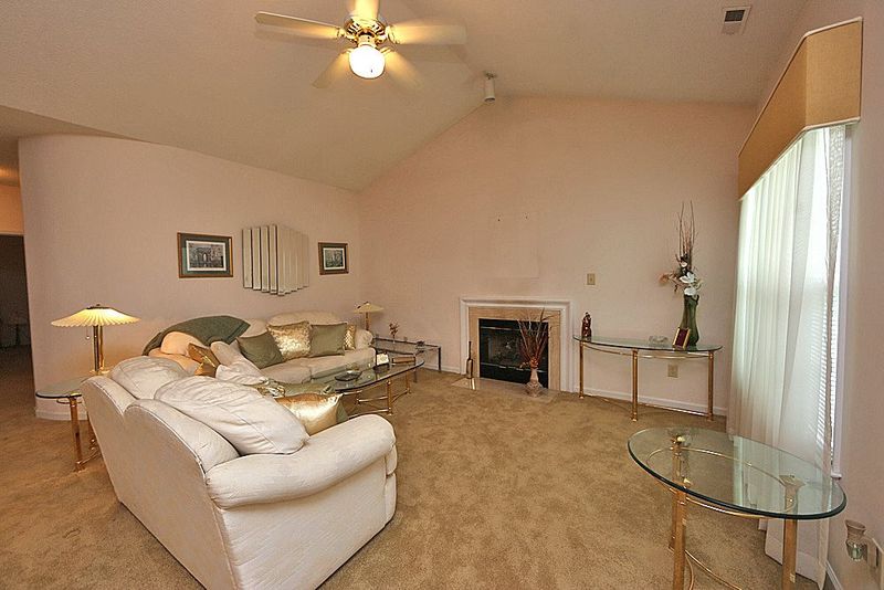 108 Ellsworth Dr, Cary, NC 27511