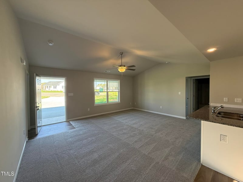 108 Faucette Dr, Selma, NC 27576