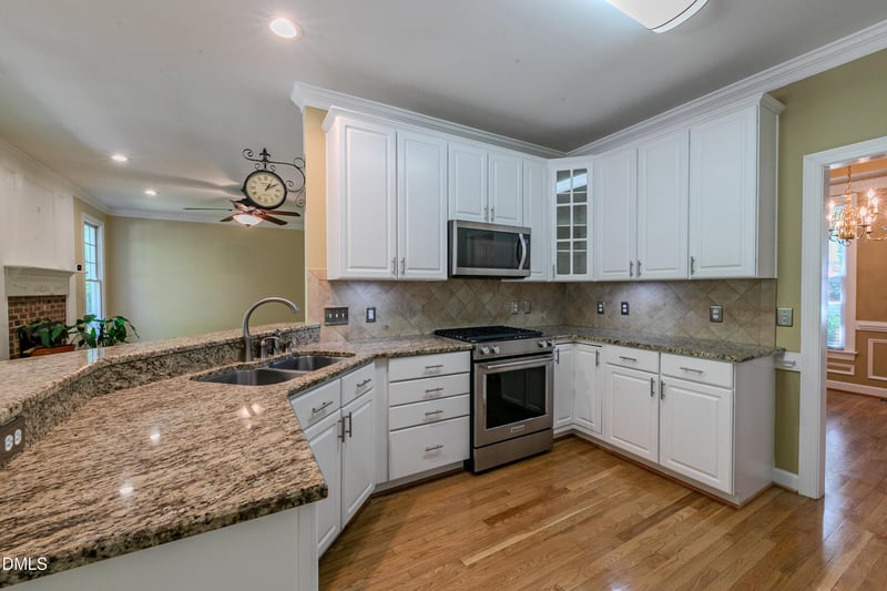 108 Ferncroft Ct, Cary, NC 27519