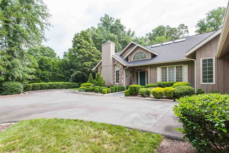 108 Galway Dr, Chapel Hill, NC 27517