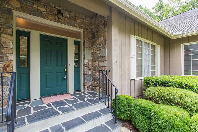 108 Galway Dr, Chapel Hill, NC 27517