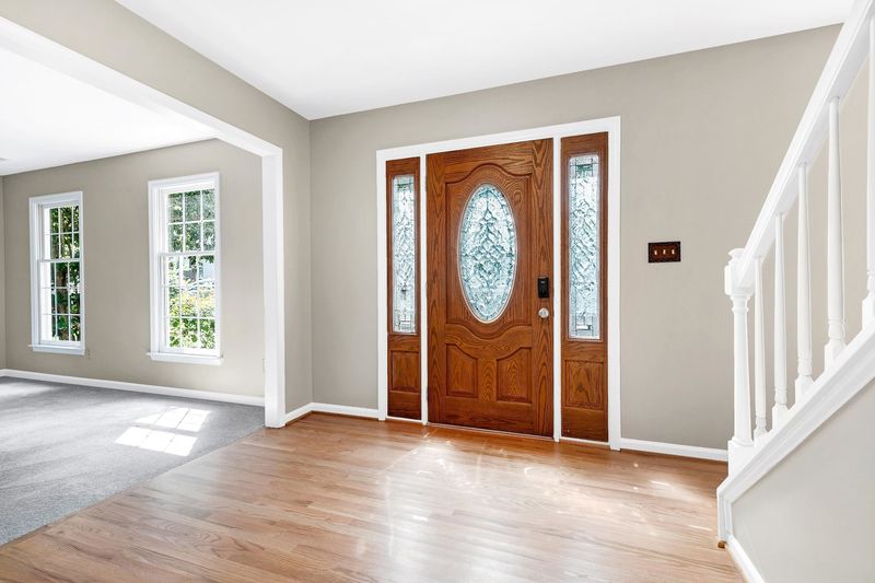 108 Grey Fox Ct, Cary, NC 27511