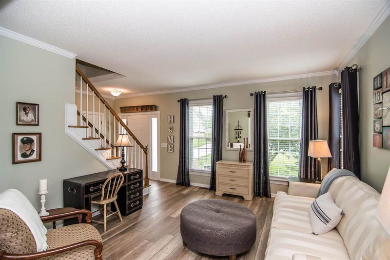 108 Hidden Bluff Ln, Cary, NC 27513