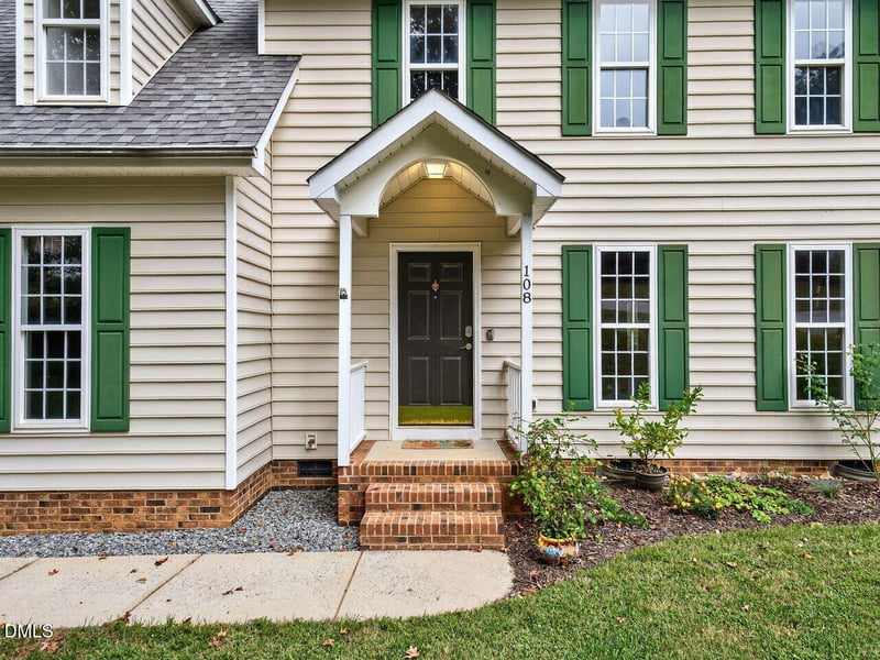 108 Hidden Farm Ln, Holly Springs, NC 27540