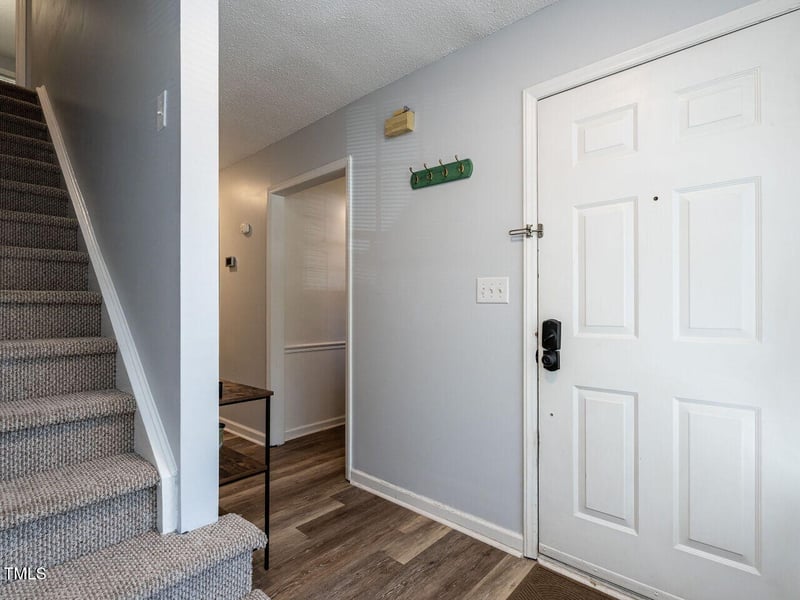 108 Hollow Oak Dr, Durham, NC 27713