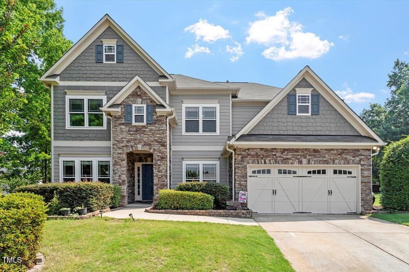 108 Holly Glen Ct, Holly Springs, NC 27540