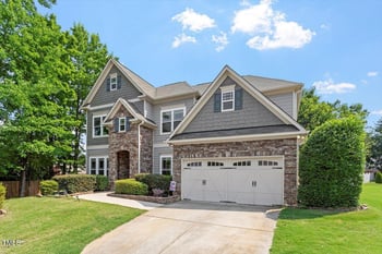 108 Holly Glen Ct, Holly Springs, NC 27540