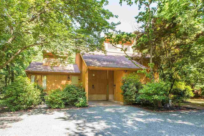 108 Hunter Hill Rd, Chapel Hill, NC 27516