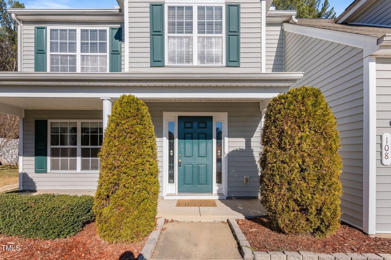 108 Jasmine Valley Ct, Holly Springs, NC 27540
