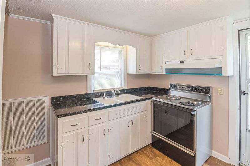 108 Lakeview Dr, Goldsboro, NC 27530