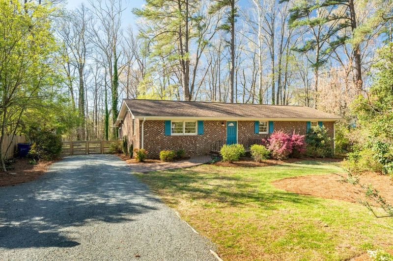 108 Landsbury Dr, Durham, NC 27707