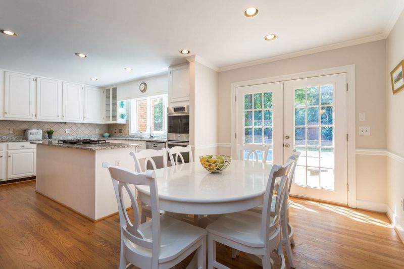 108 Linnaeus Pl, Chapel Hill, NC 27514