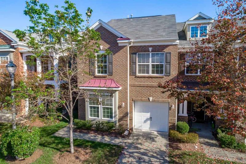 108 Longchamp Ln, Cary, NC 27519