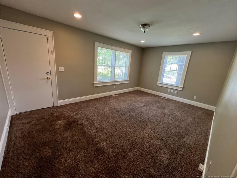 108 Lynn Ave, Fayetteville, NC 28301