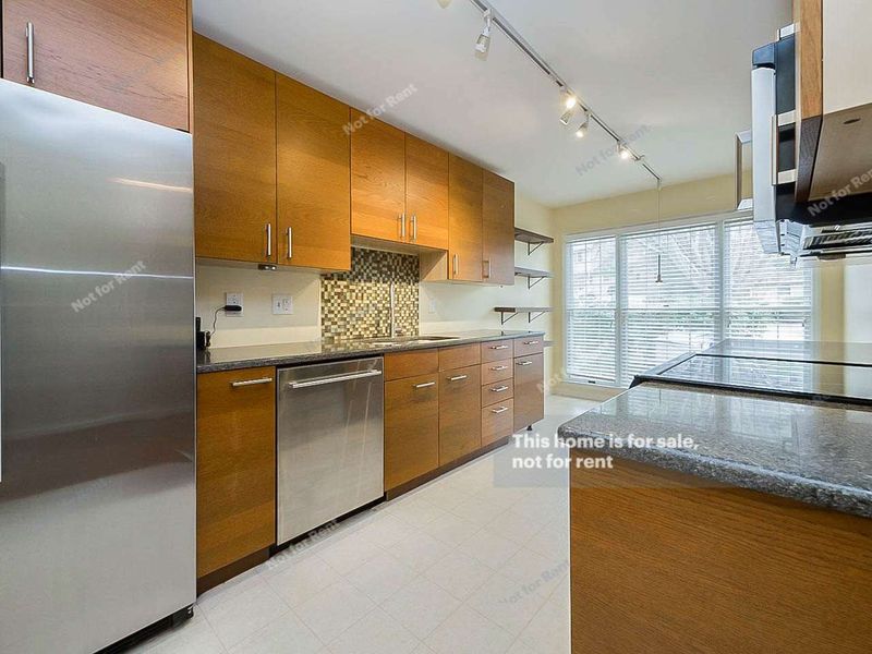 108 Mallard Ct, Chapel Hill, NC 27517