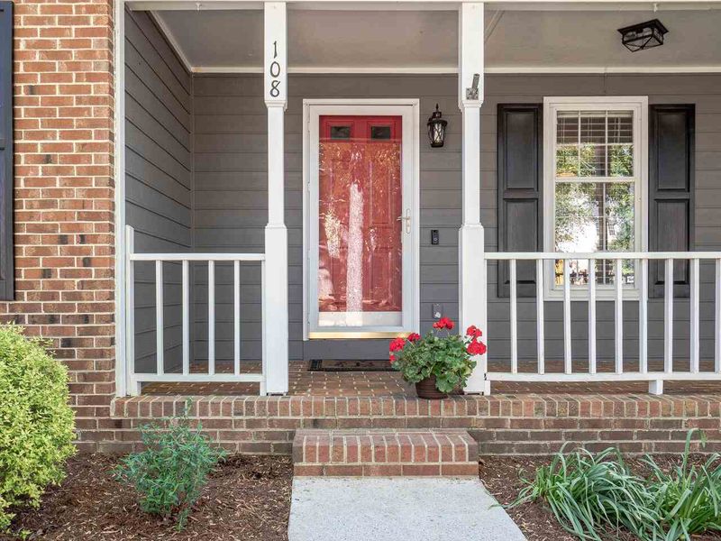 108 Mariposa Dr, Cary, NC 27513