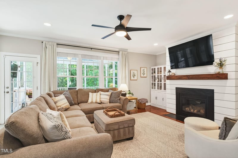 108 Market Cross Ct, Holly Springs, NC 27540