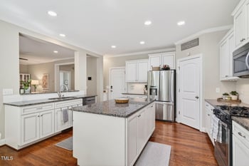 108 Market Cross Ct, Holly Springs, NC 27540