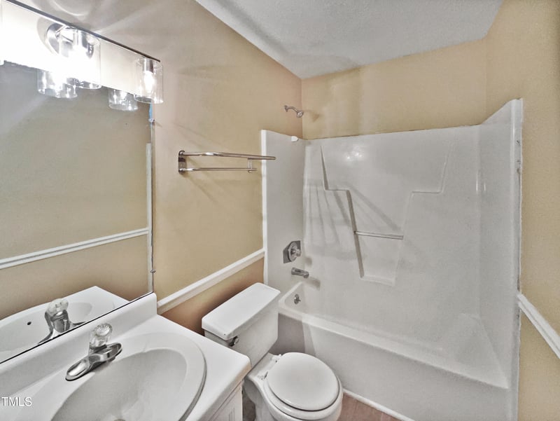 108 Meadow Ln, Zebulon, NC 27597